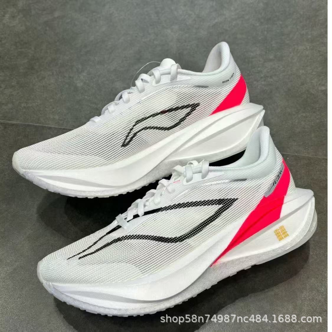 新しい超軽量メンズスポーツシューズ軽量で通気性のあるメンズシ - Sneaker Career のレビューと価格